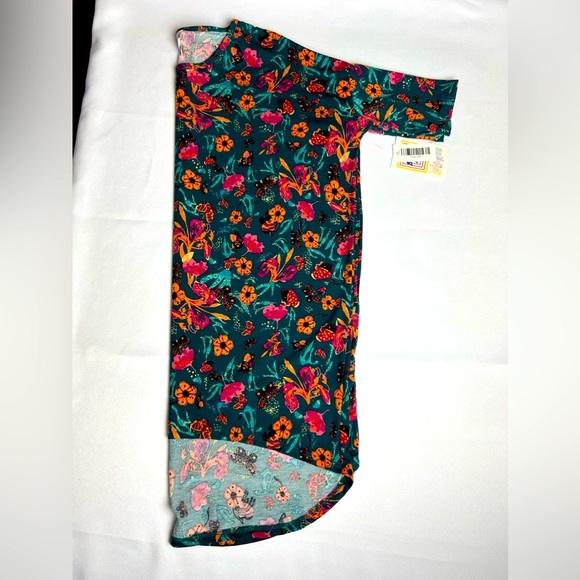 NWT LuLaRoe Irma tunic style shirt. Size XS - Picture 6 of 8